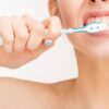 Vệ sinh răng, miệng không kỹ là một trong những nguyên nhân gây hôi miệng