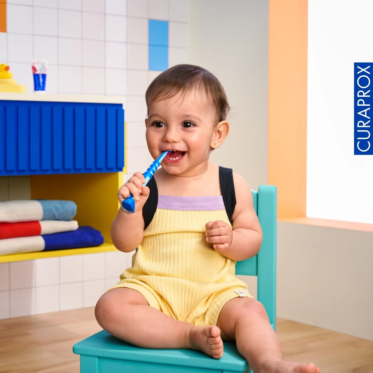 Bàn chải đánh răng Curaprox Baby cho bé từ 0 – 4 tuổi