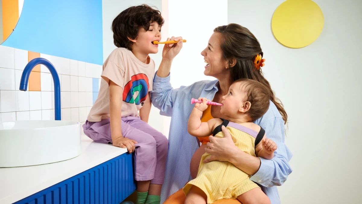 Hướng dẫn sử dụng bàn chải cho bé Curaprox