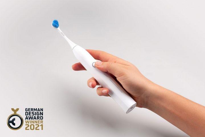 Care &amp; Share &#8211; Bí mật đằng sau bàn chải điện Curaprox Hydrosonic Pro