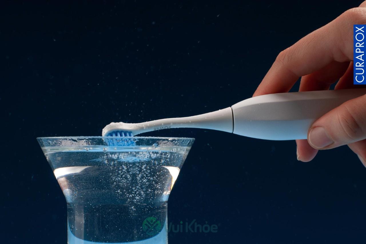 Care &amp; Share &#8211; Bí mật đằng sau bàn chải điện Curaprox Hydrosonic Pro